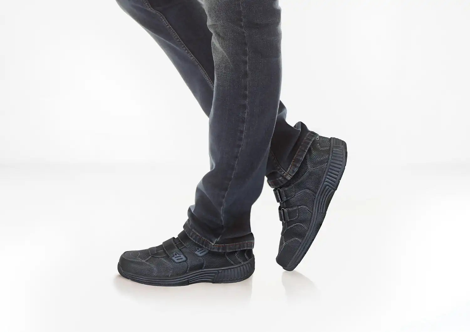Alamo - Black Secondary image